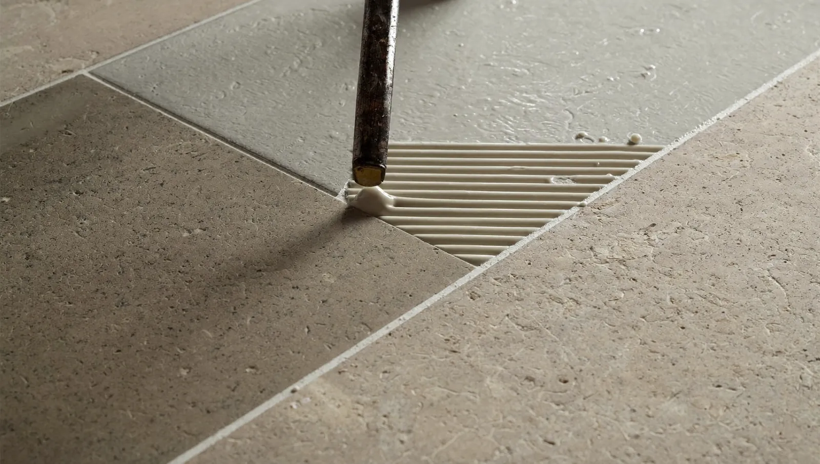Professional grout sealing service in London